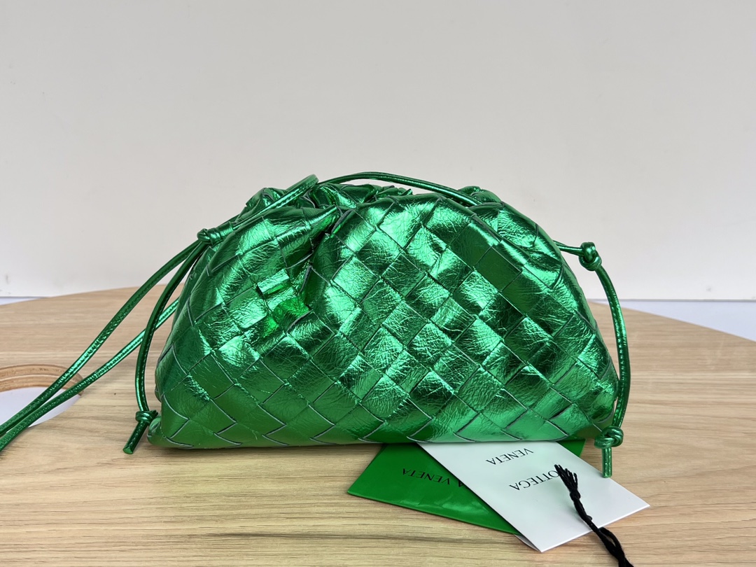 Mini Pouch Intrecciato Leather Clutch Green